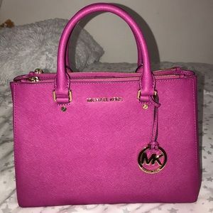MICHAEL KORS SATCHEL